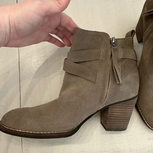 Sam Edelman Women’s ZipUp Pointed Toe Gray/Tan Leather Heeled Booties Sz 8M GUC - Picture 4 of 15